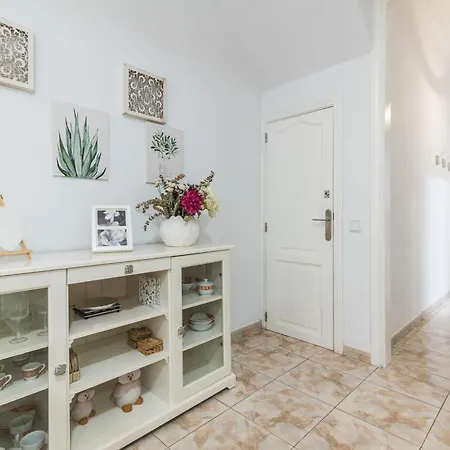 Home2book Bright&comfy Near Palmas Center Apartment